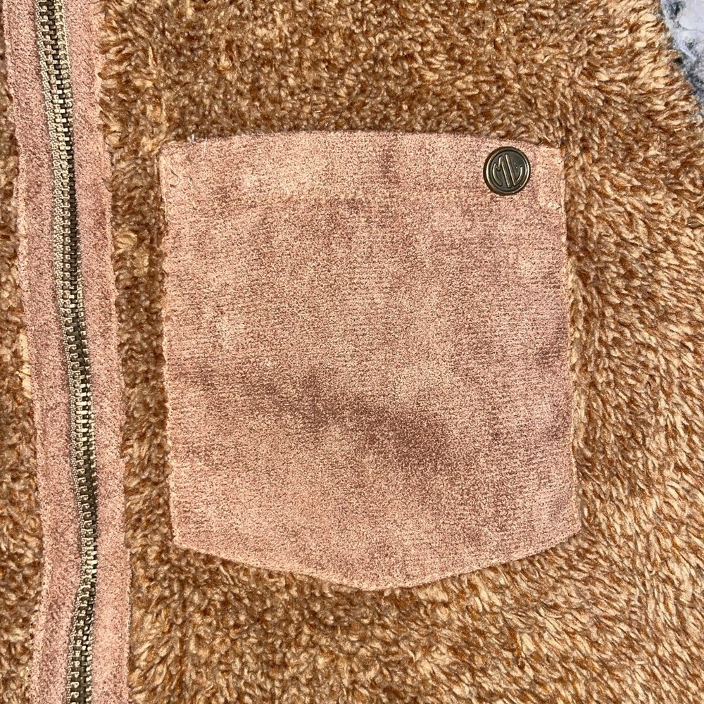 Marleylilly fuzzy vest - Picture 3 of 6
